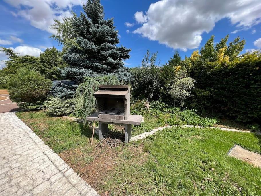 La Cle Des Champs - Les Grais 1H10 De Paris Villa Bazoches-sur-le-Betz Luaran gambar