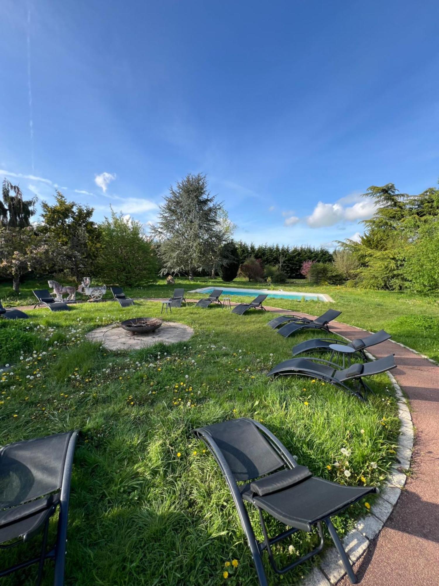 La Cle Des Champs - Les Grais 1H10 De Paris Villa Bazoches-sur-le-Betz Luaran gambar
